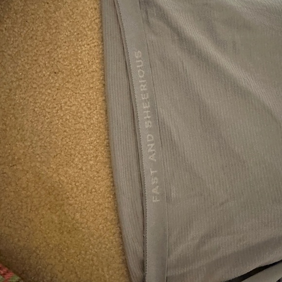 Lululemon basic tees only - Picture 4 of 8